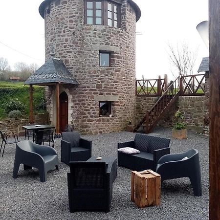 La Tour De Ver Gite Atypique Possibilite Table D'Hotes Sur Reservation Экстерьер фото